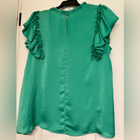 Glam green top with beautiful frill detail around neck & arms. Size L - Picture 3 of 7